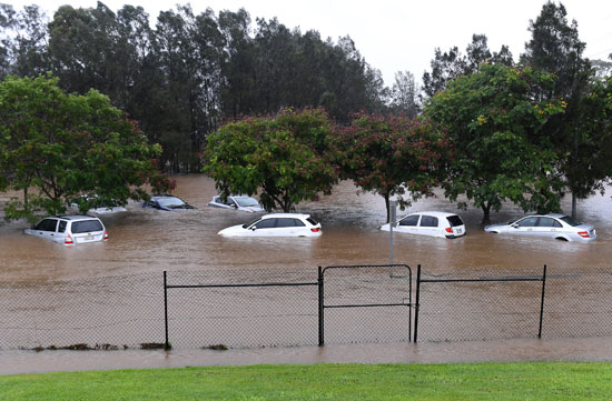الأمطار تغمر المياه فى استراليا