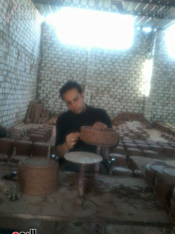 محمد-رياض-صاحب-مصنع-للخزف