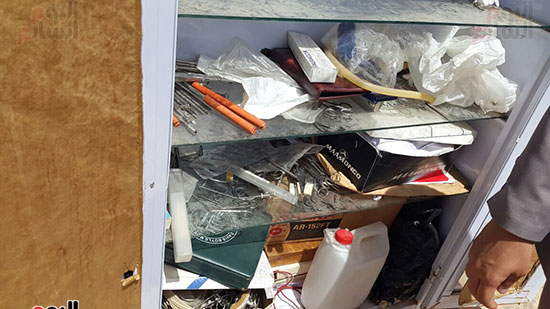 اثناء التفتيش على المخازن