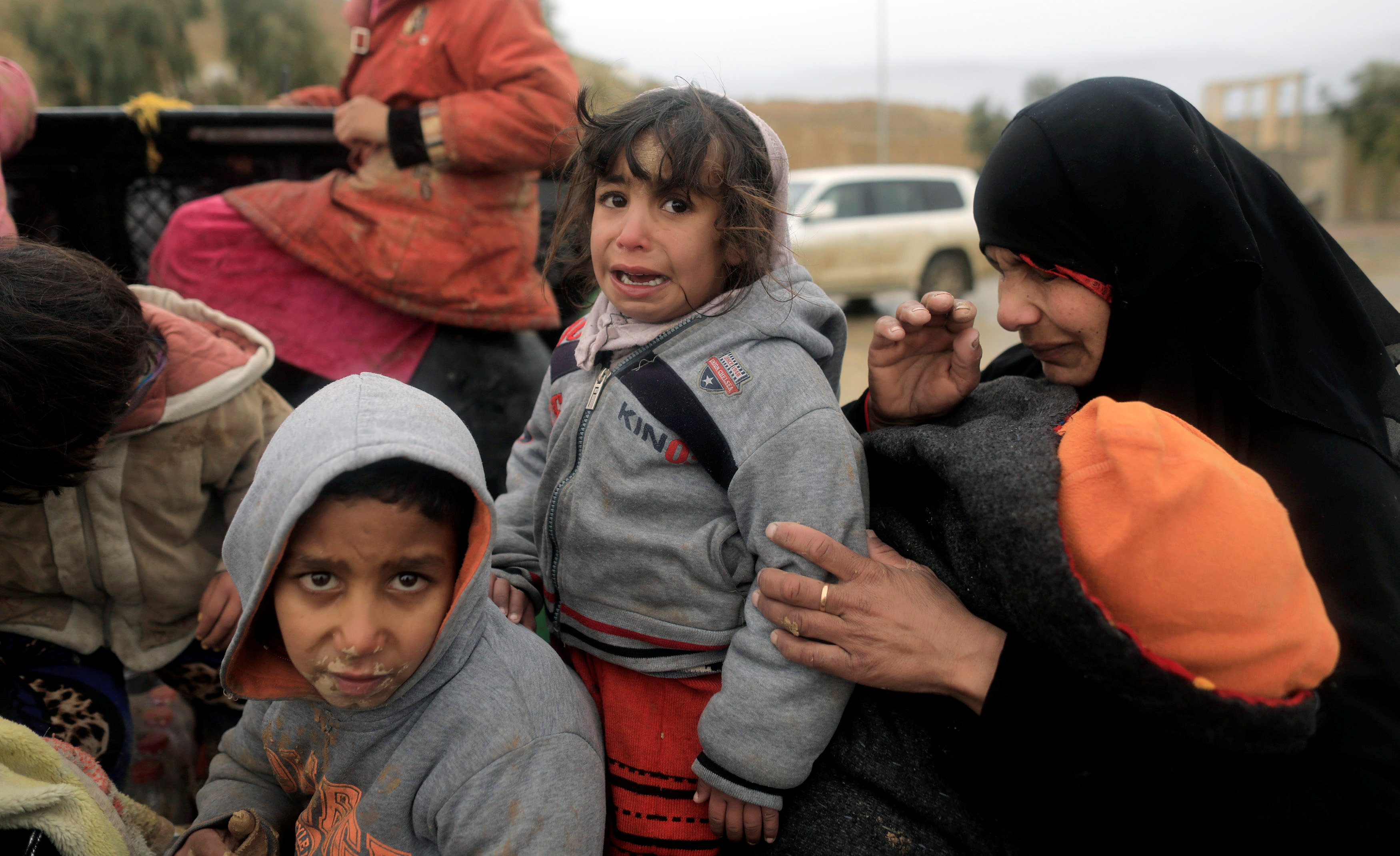 بكاء الأطفال خلال نزوحهم من الموصل