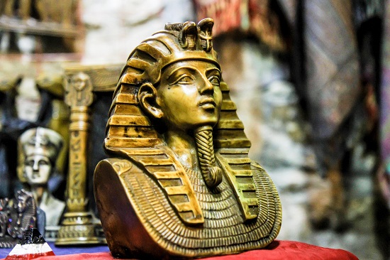 تماثيل فرعونية