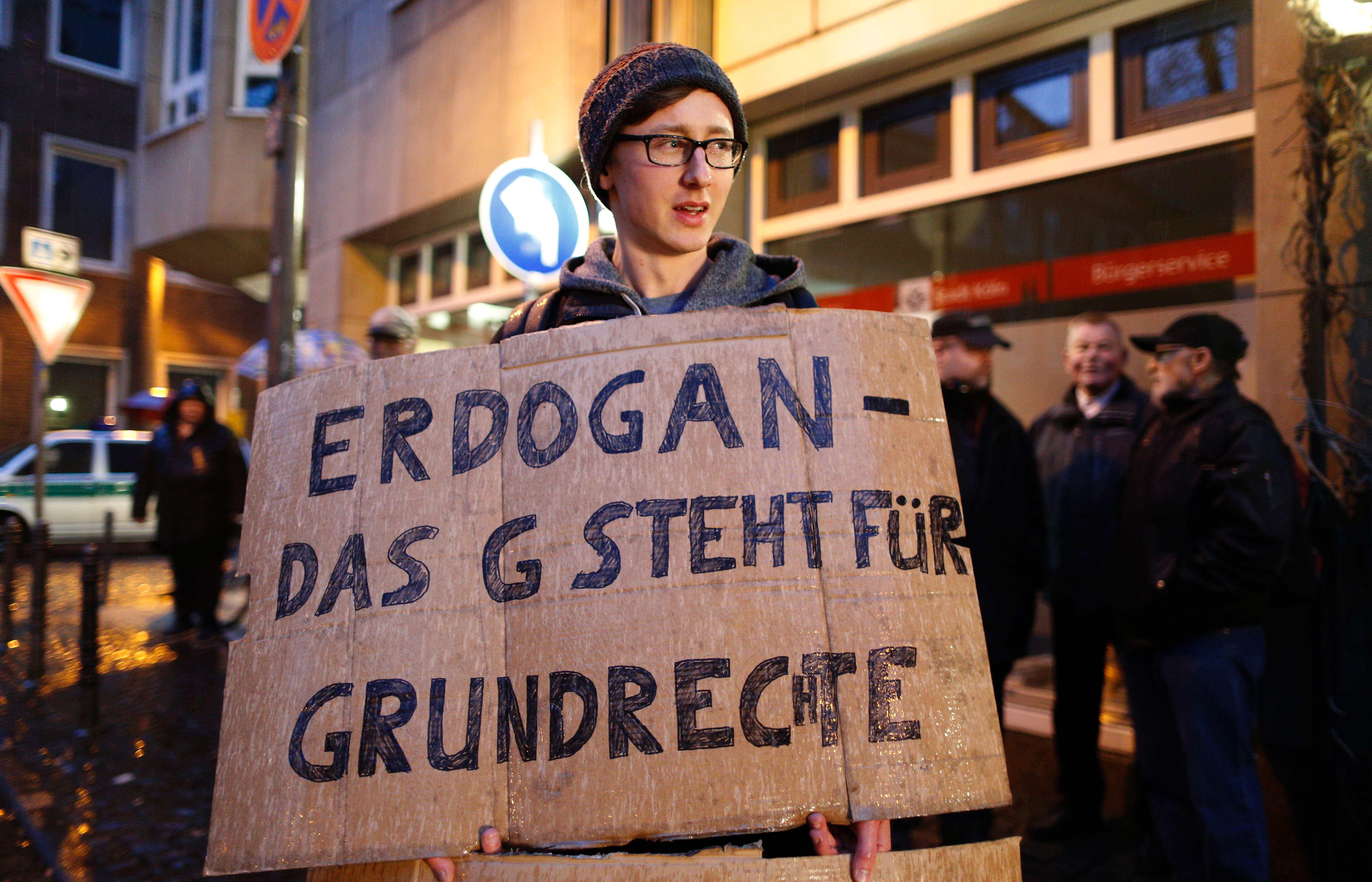     مظاهرات فى ألمانيا ضد الرئيس التركى أردوغان
