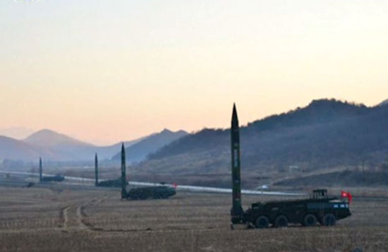 تجهيز 4 صواريخ كورية شمالية للإطلاق بالقرب من السواحل اليابانية