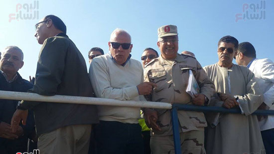 جانب من الأعمال بميناء شرق بورسعيد