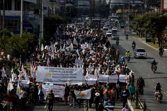 مزارعون يطالبون باستقالة الرئيس جيمي موراليس بجواتيمالا وجميع السياسين المتهمين بقضايا رشوة