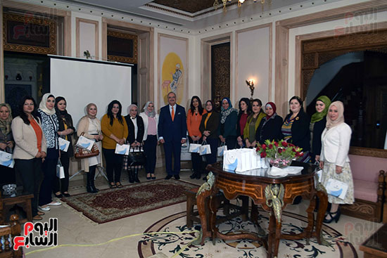 السفارة العراقية بالقاهرة تحتفل بيوم المرأة العالمى (16)