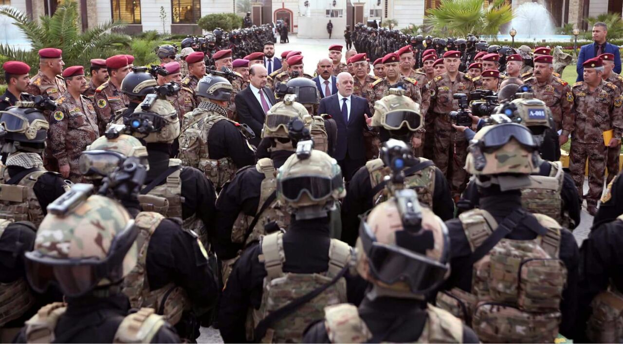 رئيس مجلس الوزراء العراقى حيدر العبادى خلال زيارة مقر جهاز مكافحة الإرهاب
