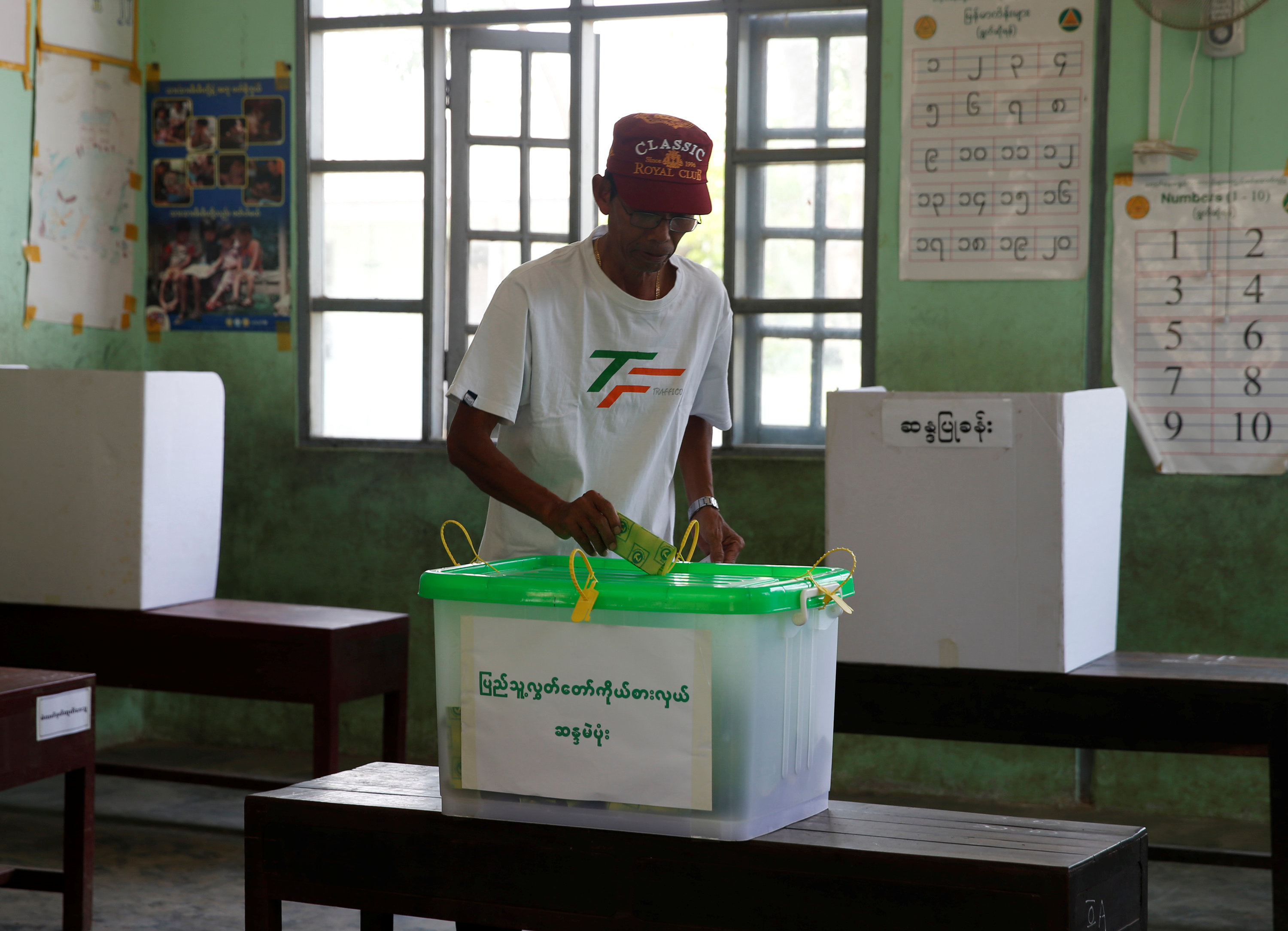 ناخبو بورما يدلون بأصواتهم فى أول انتخابات فرعية منذ وصول سو تشى للسلطة