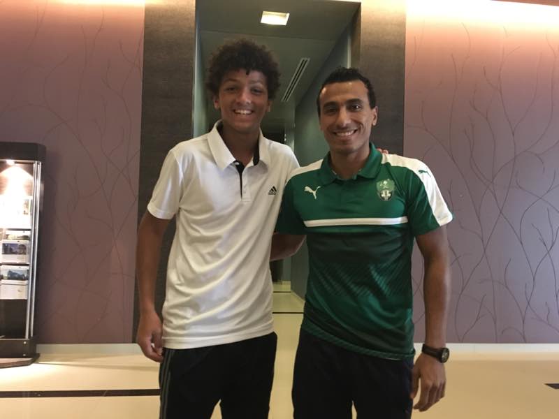 محمد عبد الشافى مع أحد ناشىء الزمالك محمد عبد الشافى مع أحد ناشىء الزمالك