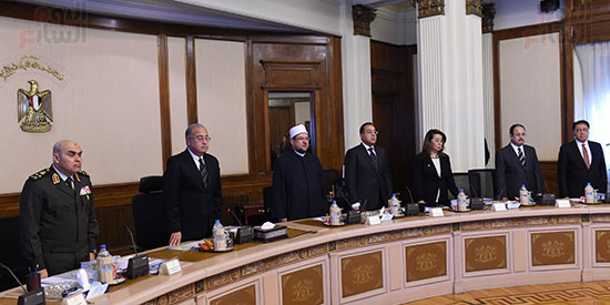 مجلس الوزراء الوقوف دقيقة حداد على أرواح ضحايا الحادثين الغادرين (1)