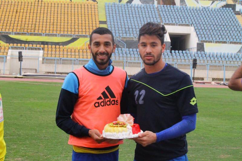 لاعبى الاسماعيلى تحتفل بعيد ميلاد ابو المجد (3)