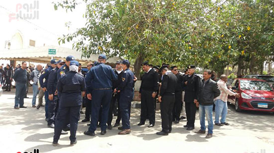 قوات-امن-الاسكندرية-والاهالى-يشاركون-فى-جنازات-شهداء-الشرطة-(2)