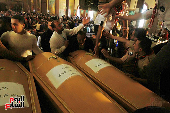 تشيع جنازة شهداء كنيسه الاسكنريه (60)