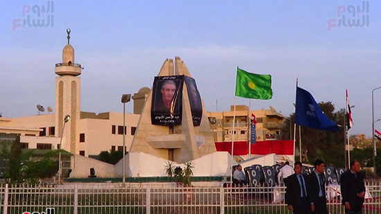 الميدان جاهز لاستقبال التمثال