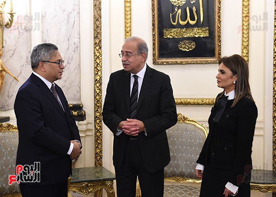 رئيس الوزراء يلتقى السفير الإندونيسى بالقاهرة لبحث سبل التعاون المشترك  (3)