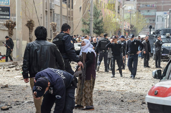 الشرطة التركية تهرع إلى موقع التفجير