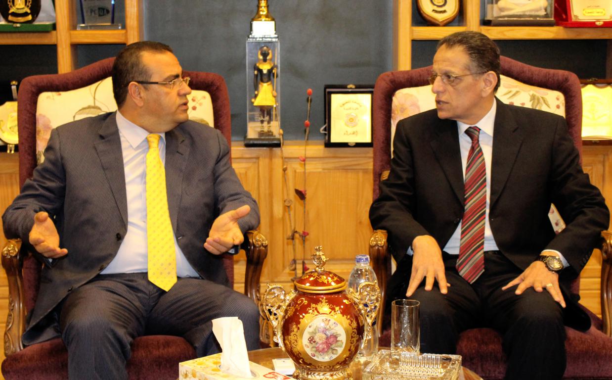 رئيس جامعة المنصورة يلتقي بفريق زيارة المراجعة الخارجية (7)
