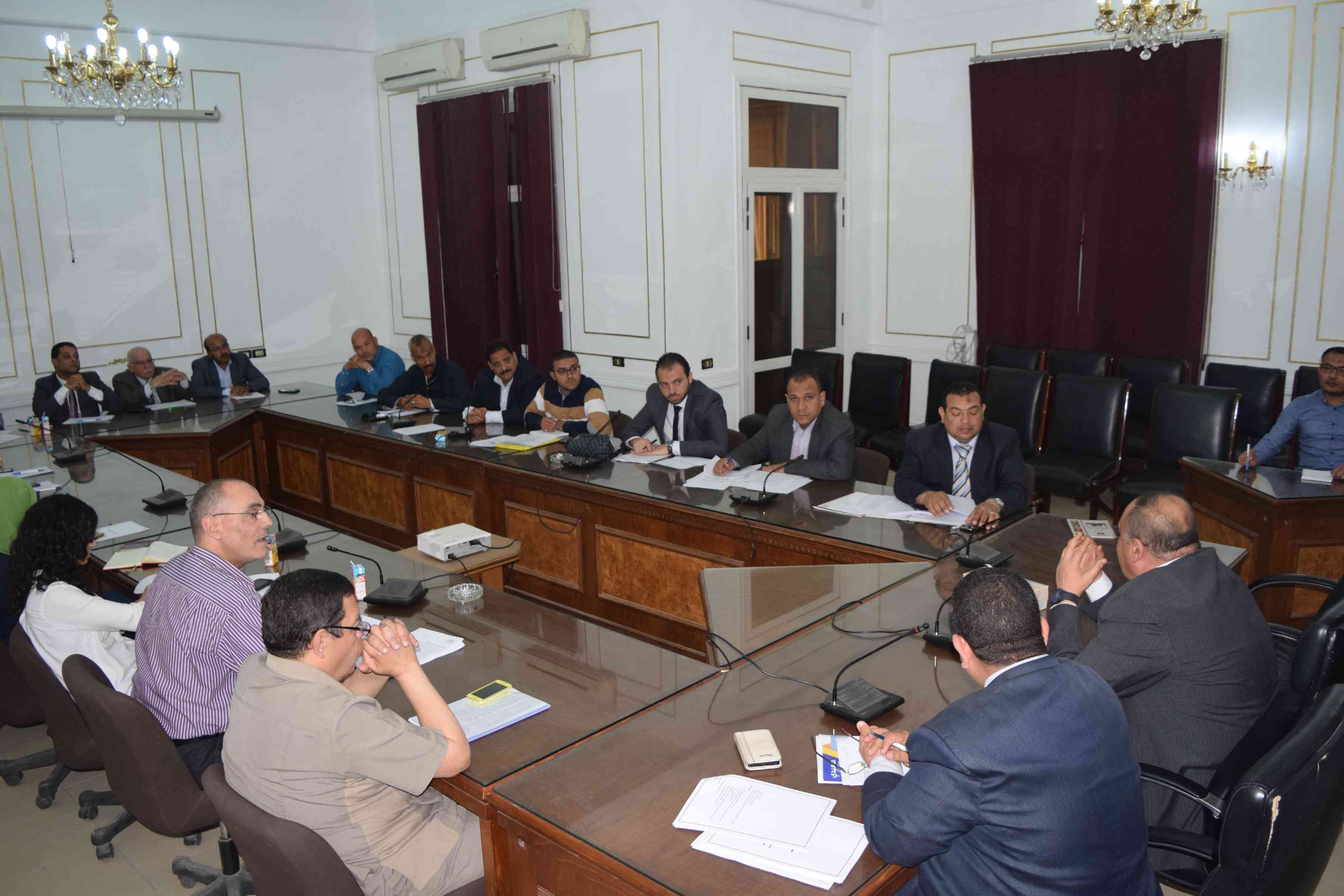 المنيا تعقد ورشة عمل حول إجراءات تخصيص الأراضي بالمنطقة الصناعية (2)