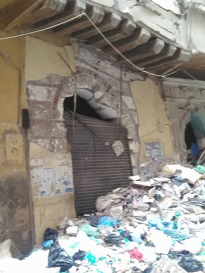 القمامة ومخلفات البناء فى شارع مدورة (3)