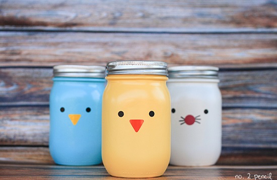 برطمانات على شكل طيور ملونة