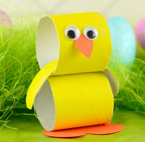 طائر لطيف باستخدام اسطوانات ورق الحمام