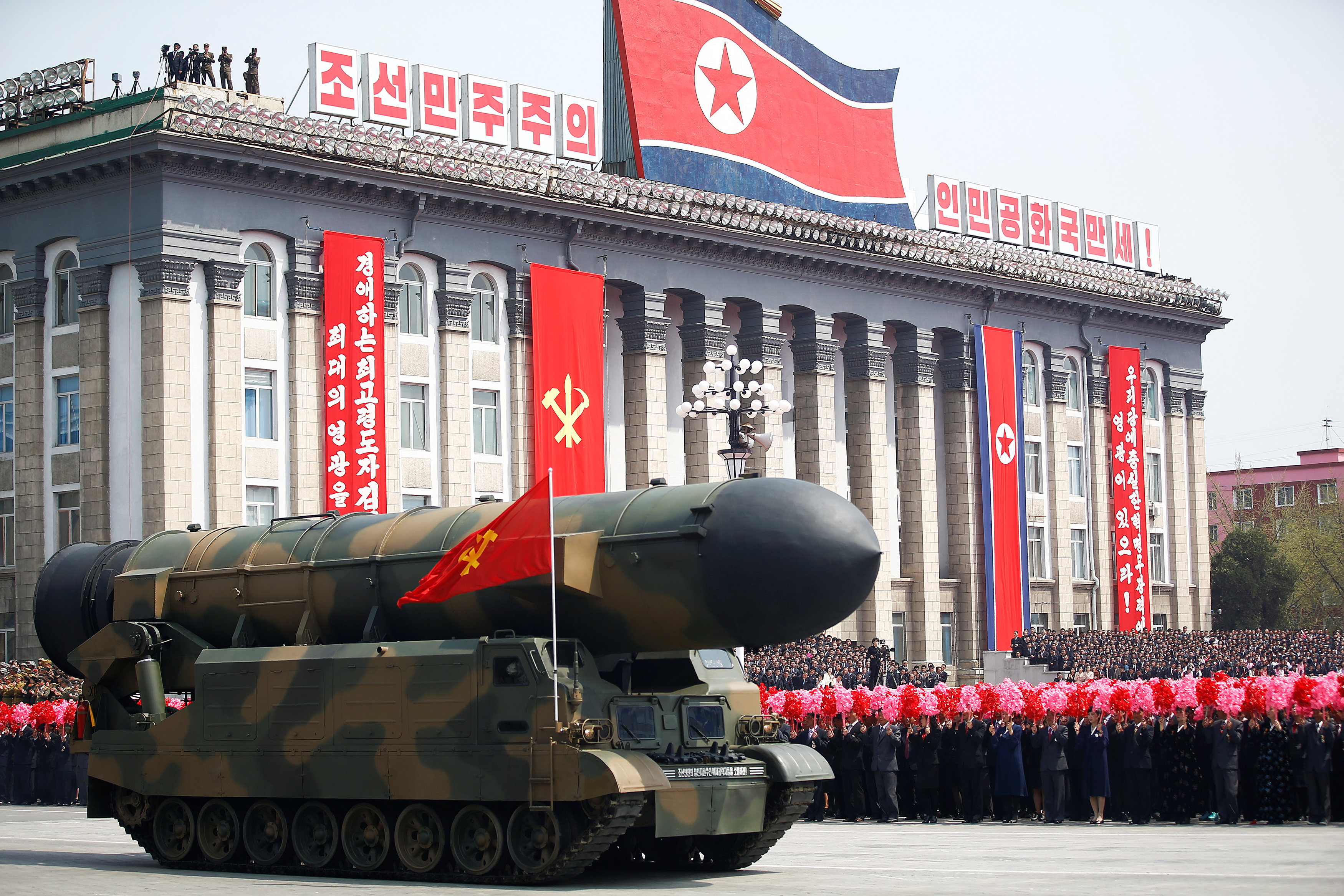 صاروخ باليستى فى عرض عسكرى بكوريا الشمالية
