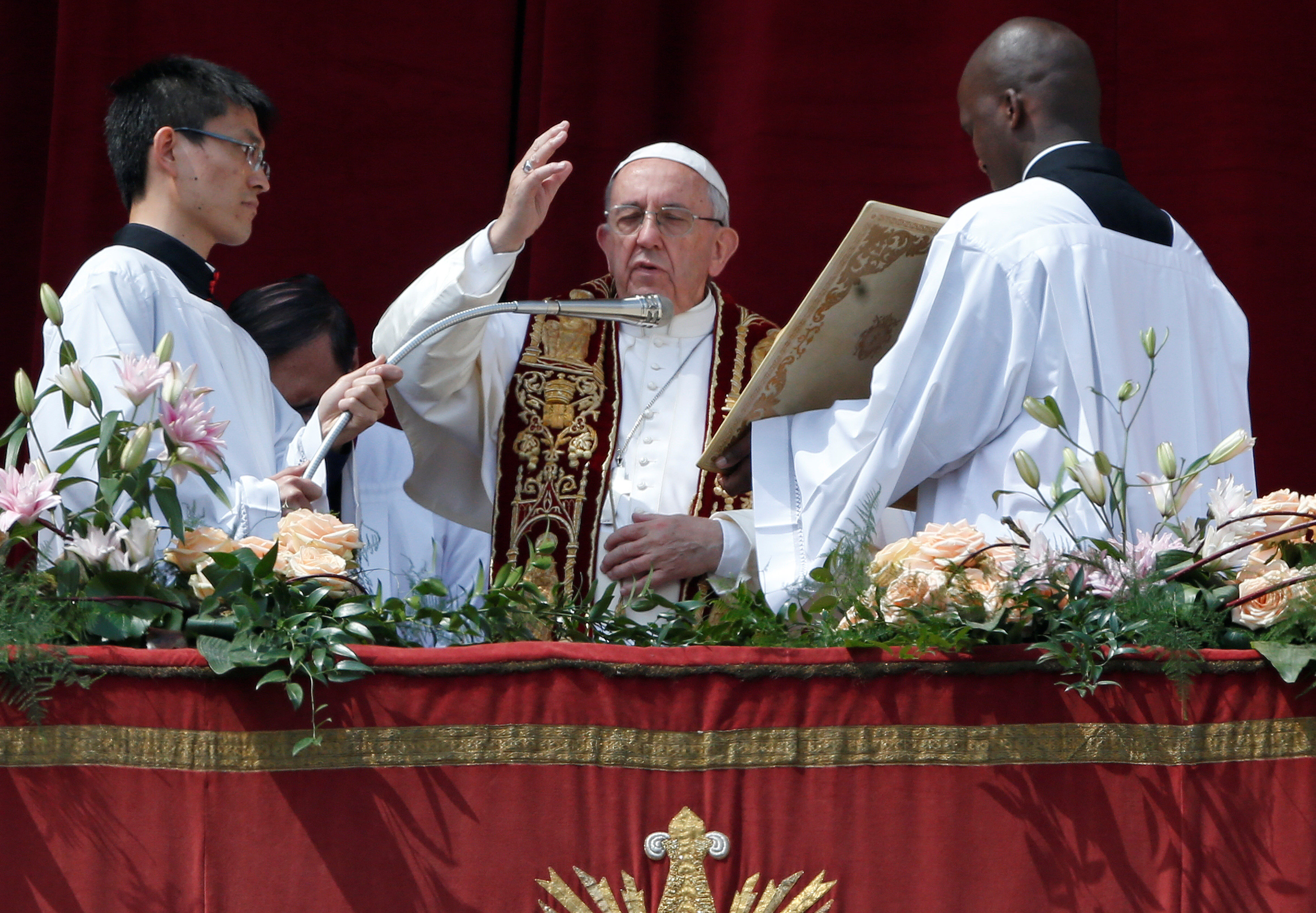 البابا فرنسيس يرأس قداس عيد الفصح