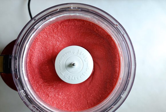 healthy-strawberry-frozen-yogurt