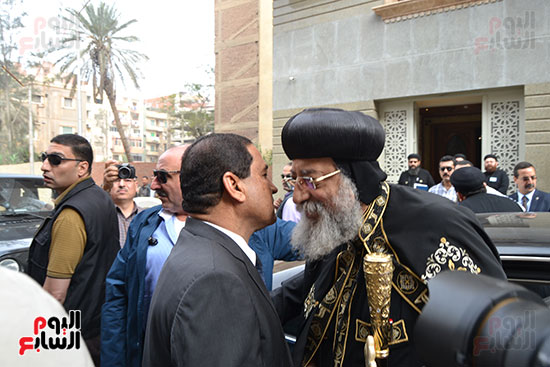 محافظ الغربية يستقبل بابا الإسكندرية