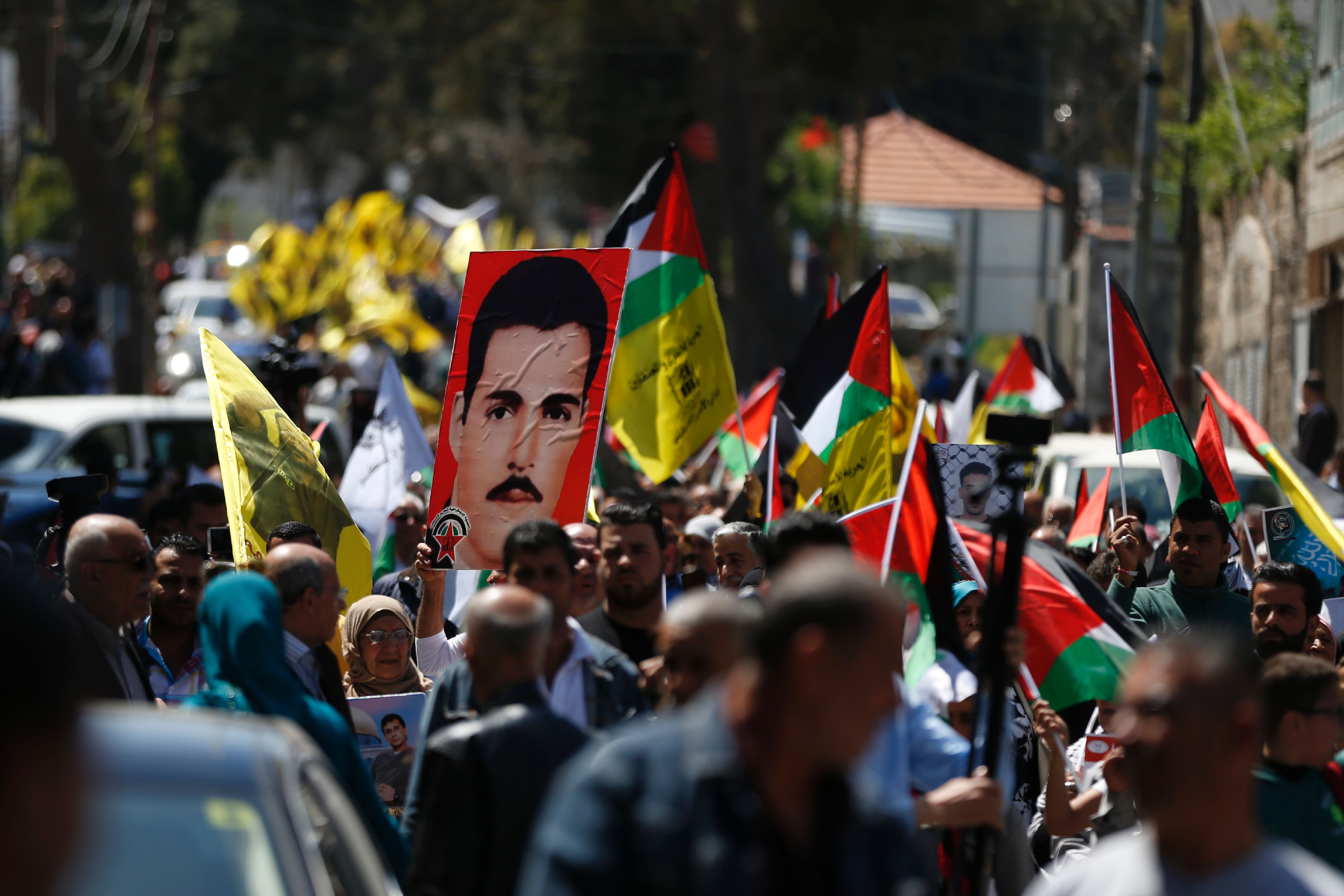 صور الأسرى الفلسطينيين خلال المظاهرة