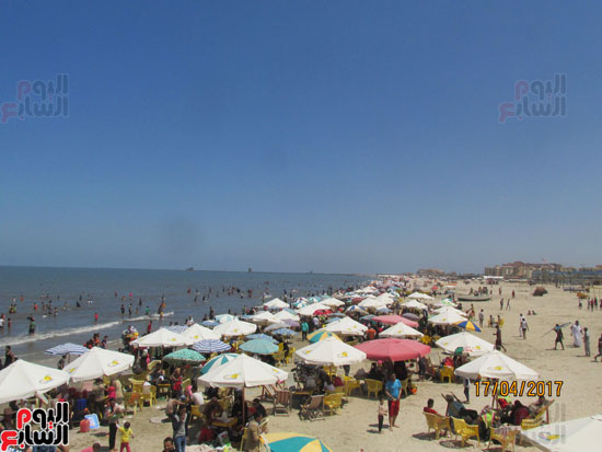 مصيف شاطئ الياسمين يستقبل عائلات الزائرين
