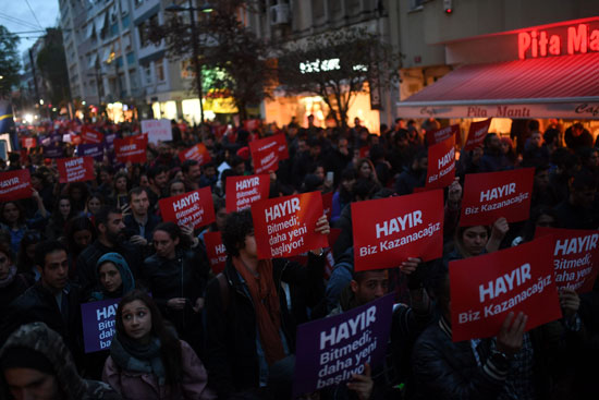 مظاهرات حاشدة ضد أردوغان