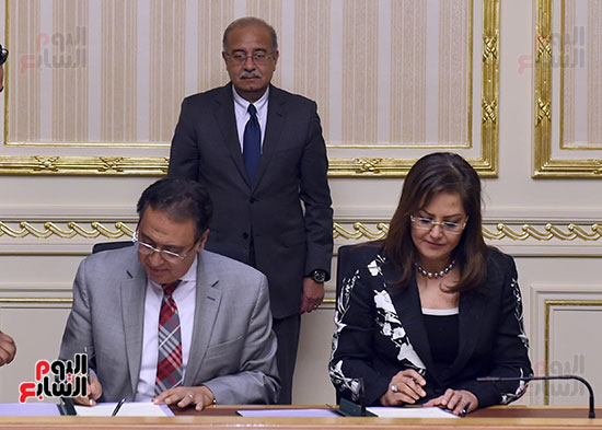  توقيع اتفاقية تعاون بين وزارتى الصحة والتخطيط (1)