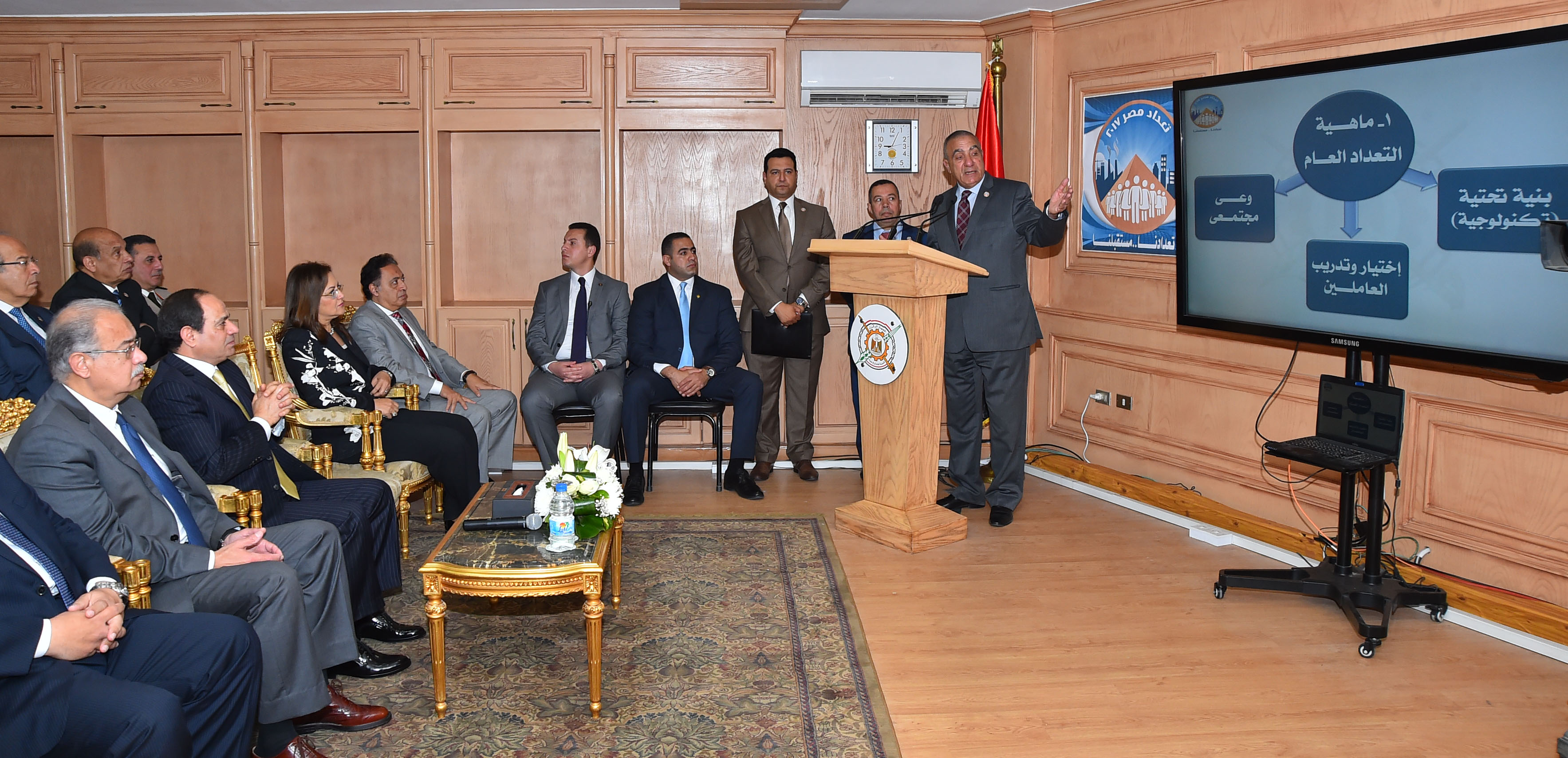 السيد الرئيس فى الجهاز المركزى للتعبئة والإحصاء (2)