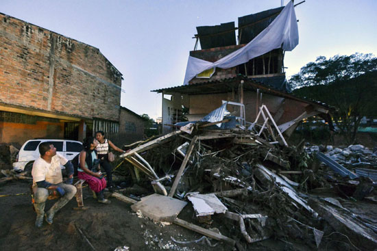 تدمير منزل نتيجة للفيضانات