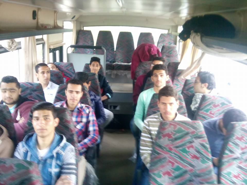 7- طلاب كفر الشيخ يستقلون الاتوبيس في زيارة لمصابي القوات المسلحة