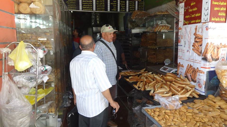  ضبط 22 مخالفة في حملة تموينية علي المحلات بمدينة الأقصر