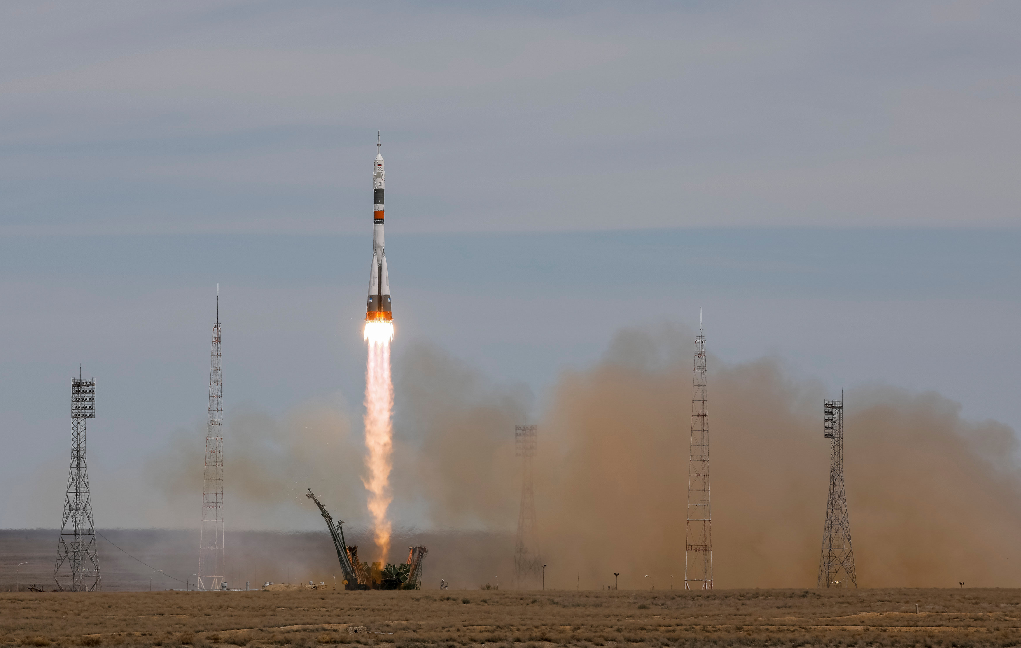 Запуск ракеты сегодня с космодрома байконур. Старта ракета-носитель «Союз-2.1б». Запуск ракеты с космодрома Байконур. Ракета старт. Старт космической ракеты.