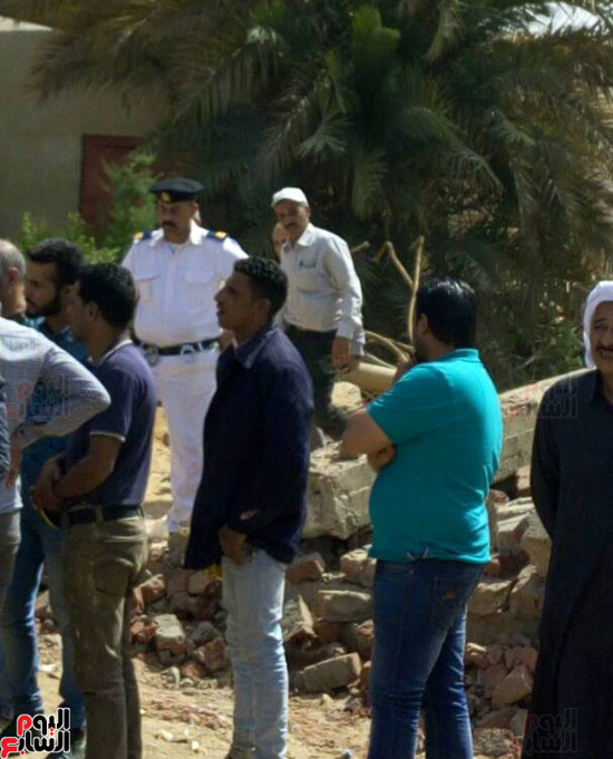 شركة الصرف الصحى بالقاهرة تسترد 2500 متر أرض بعد التعدى عليها  (4)