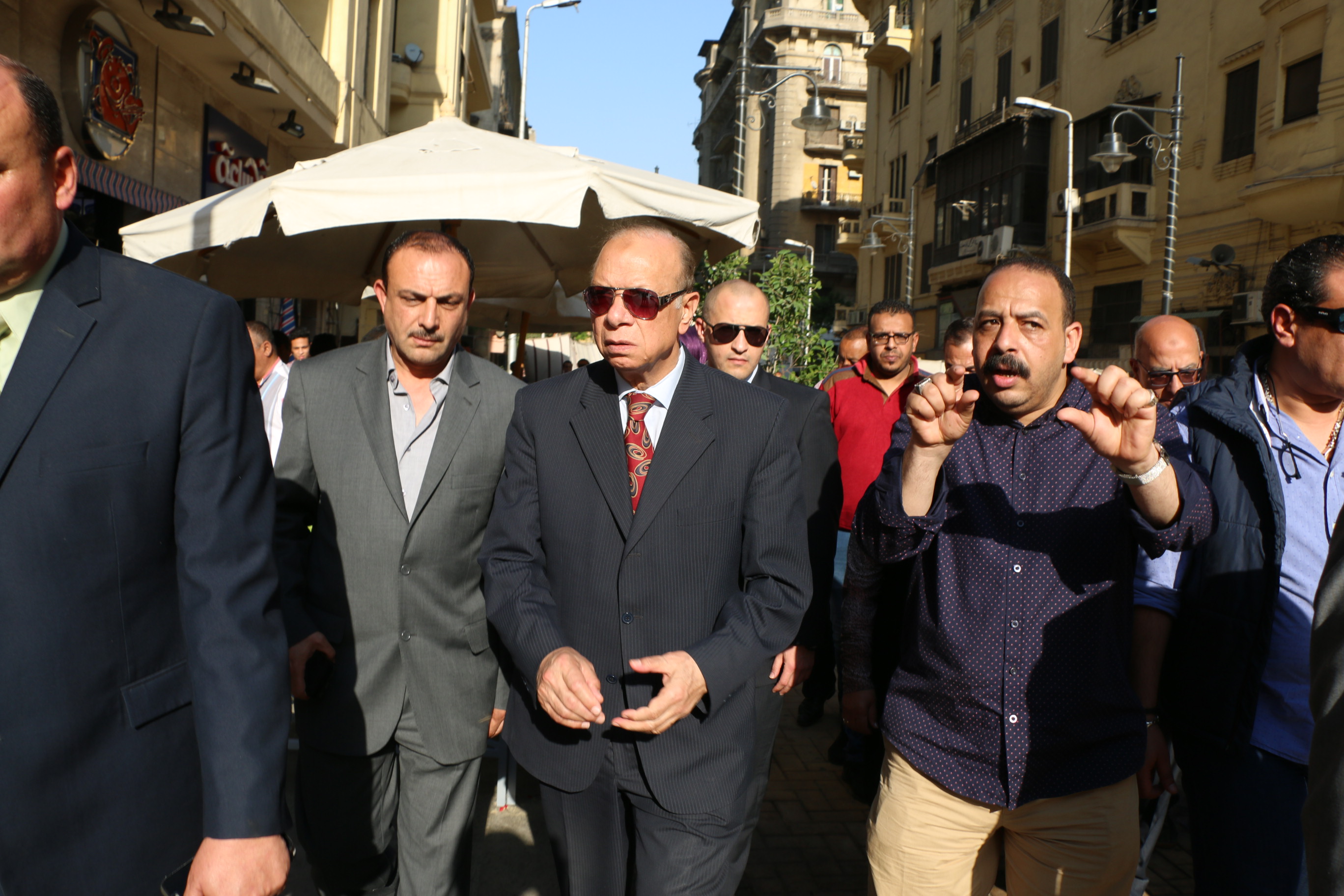 محافظ القاهرة يتفقد شارع الالفى