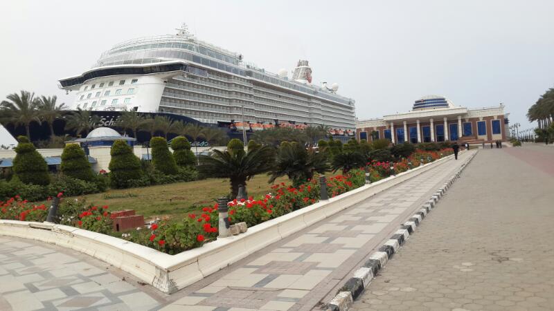 سفينة السياح فى ميناء الاسكندريه