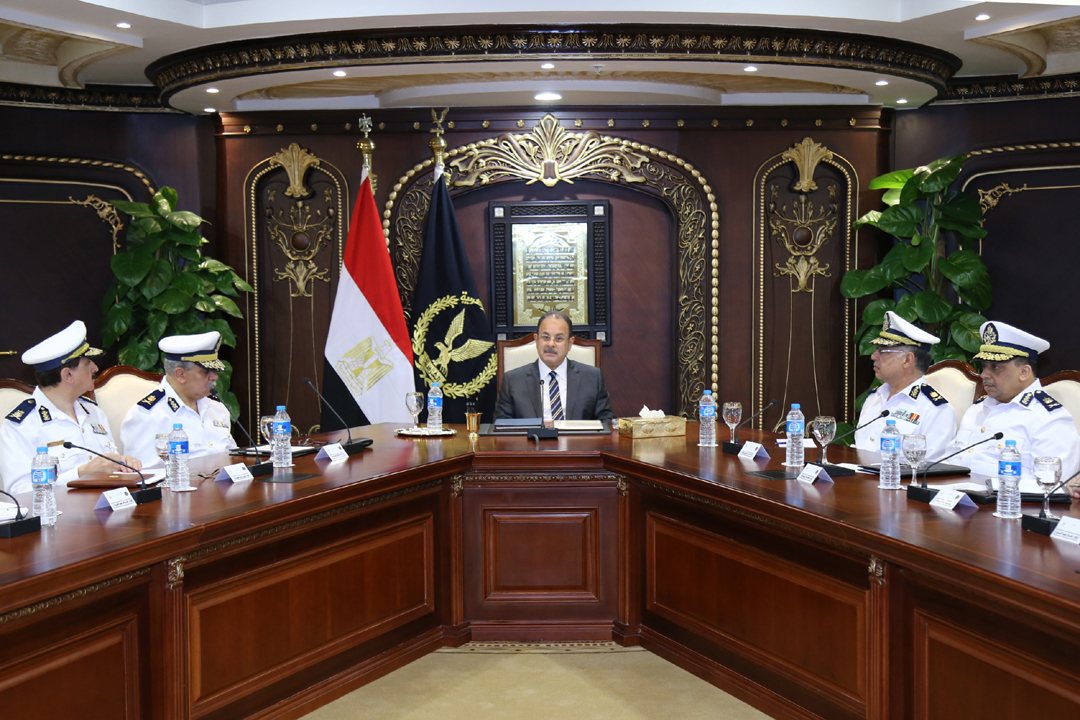 اجتماع وزير الداخلية مجدى عبد الغفار مع قيادات الوزارة