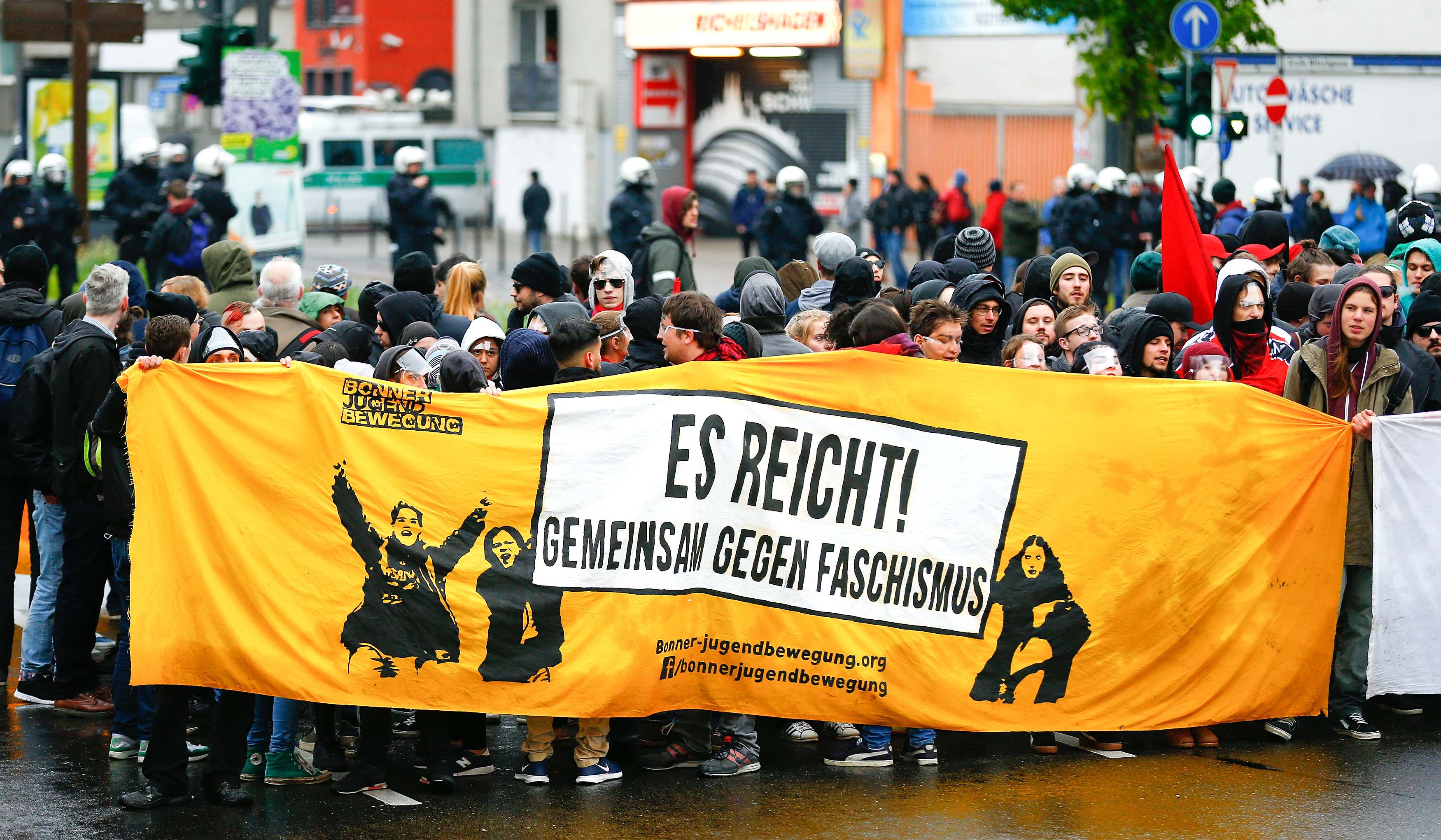 متظاهرون يحتشدون ضد حزب البديل الألمانى المعارض للهجرة
