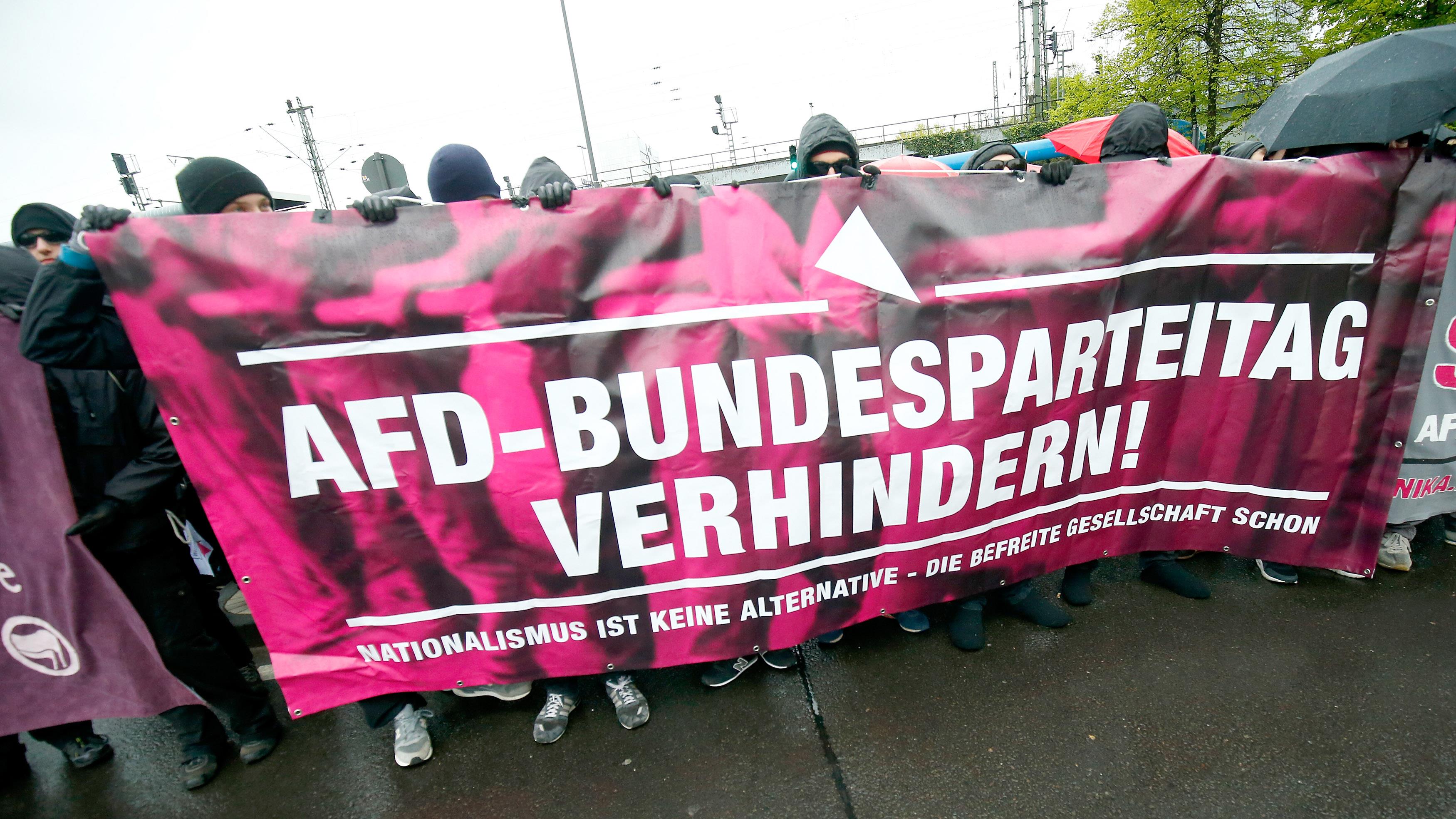 لافتات مناهضة لحزب البديل من أجل ألمانيا