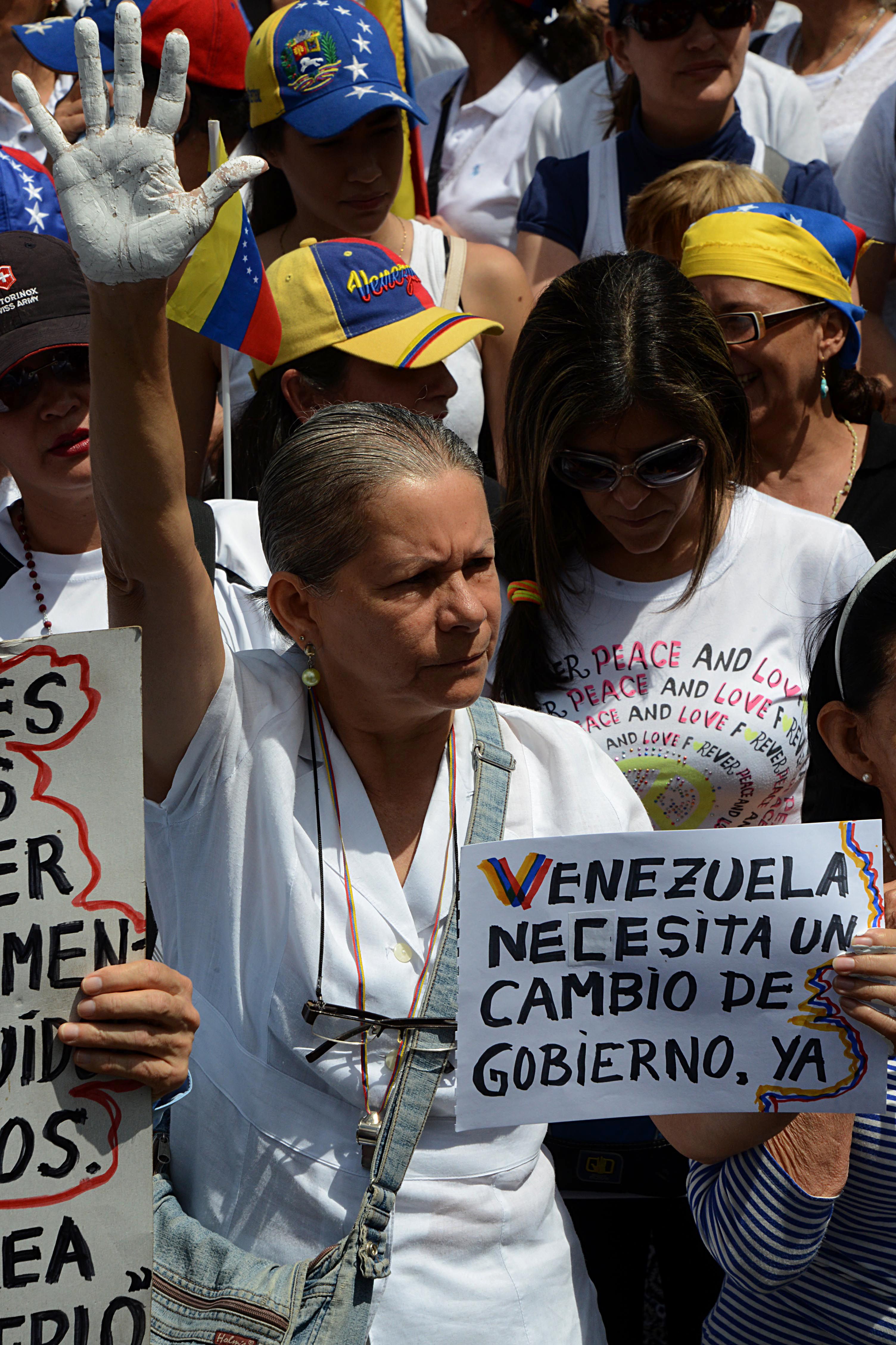 المعارضة الفنزويلية تتظاهر ضد الرئيس