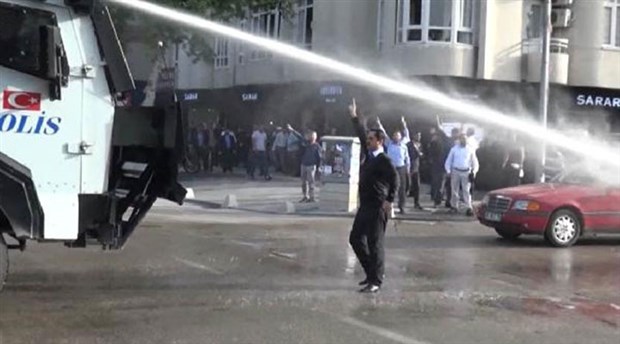 قوات الامن تركيا تفض مظاهرات دنينية