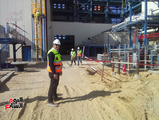  العمل مستمر بمحطة الكهرباء على فترتين طوال 24 ساعة