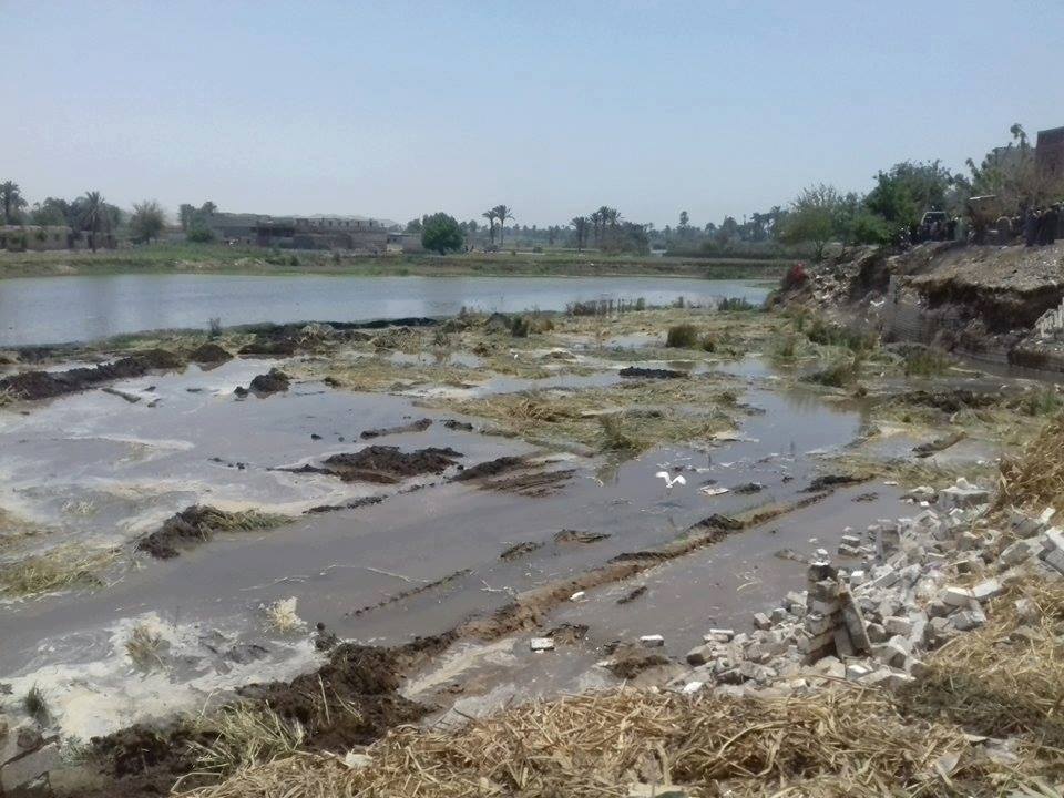 إزالة تعد على مجرى نهر النيل بمركزين بالمنيا  (2)