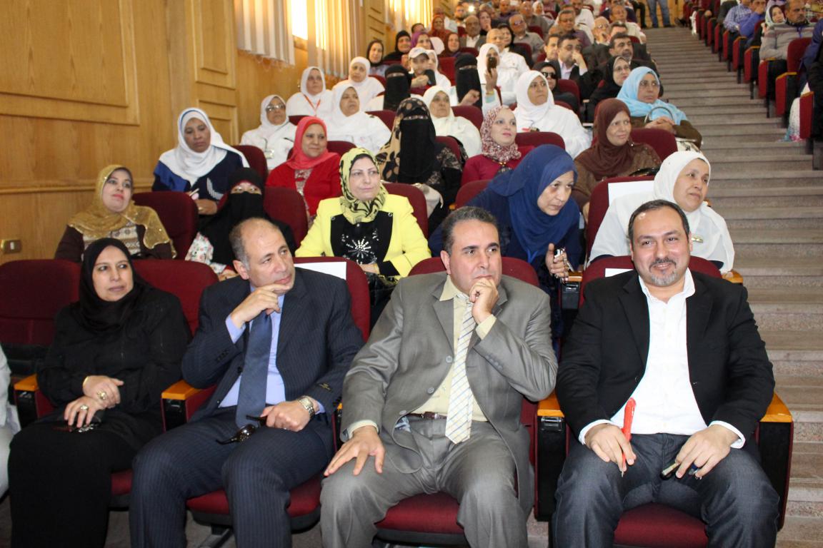 جامعة المنصورة تكرم  240 من العاملين بالمستشفيات فى يوم التميز  (6)