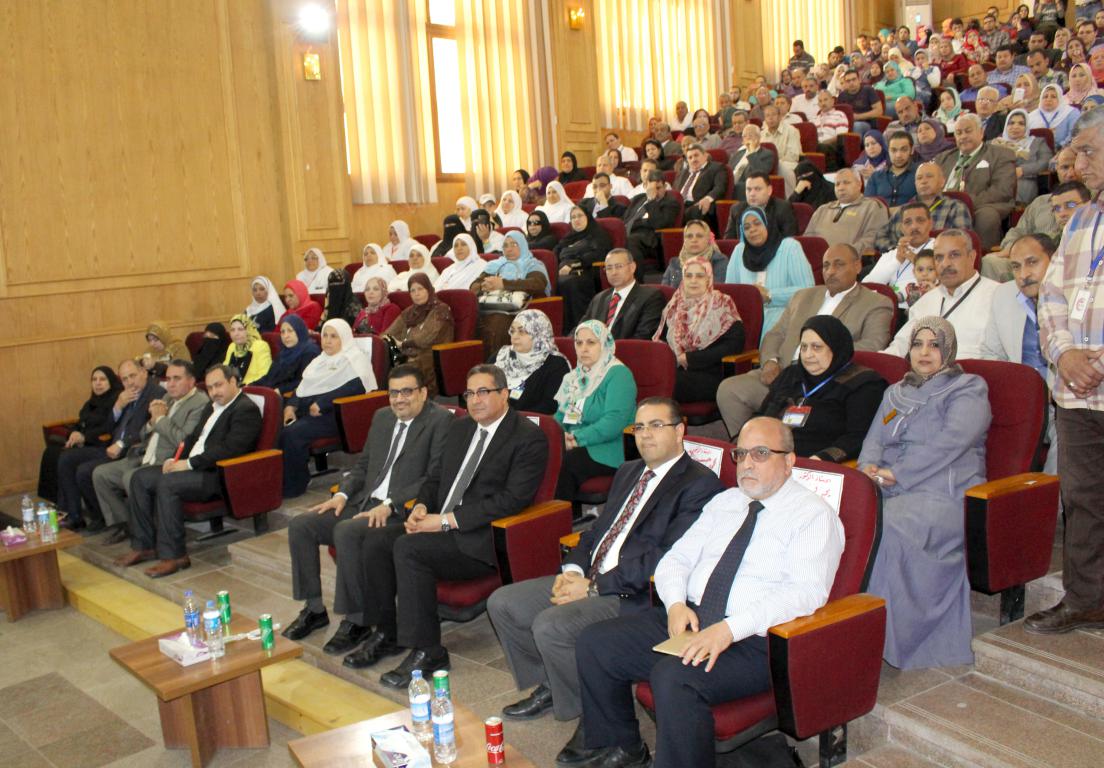 جامعة المنصورة تكرم  240 من العاملين بالمستشفيات فى يوم التميز  (2)